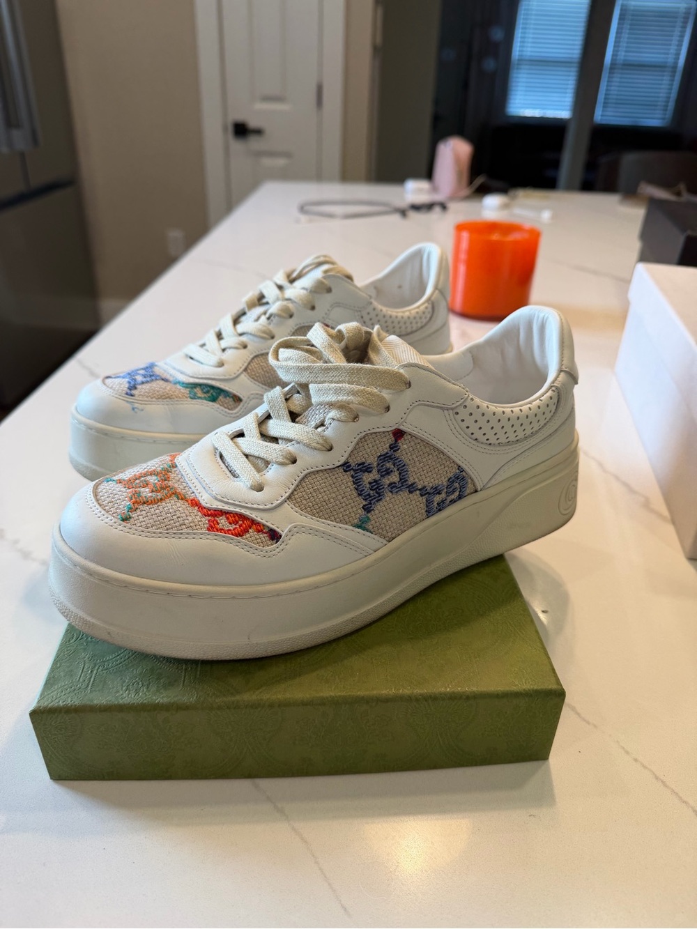 Gucci White Low-Top Leather Sneakers with Multicolor Embroidery